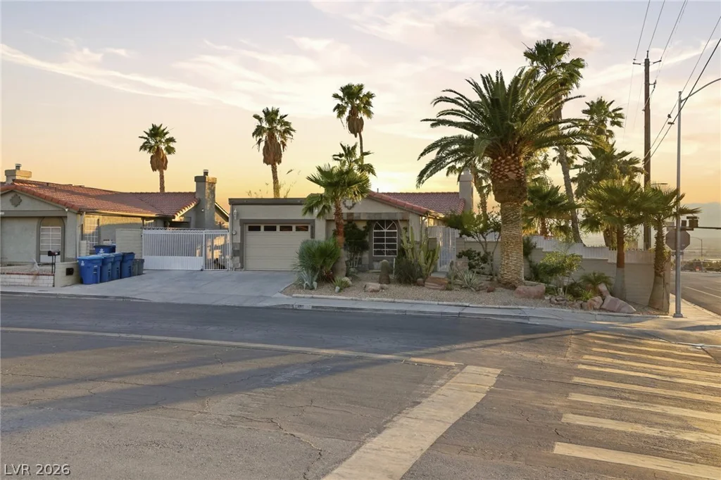 2395 Los Feliz, Las Vegas, NV 89156