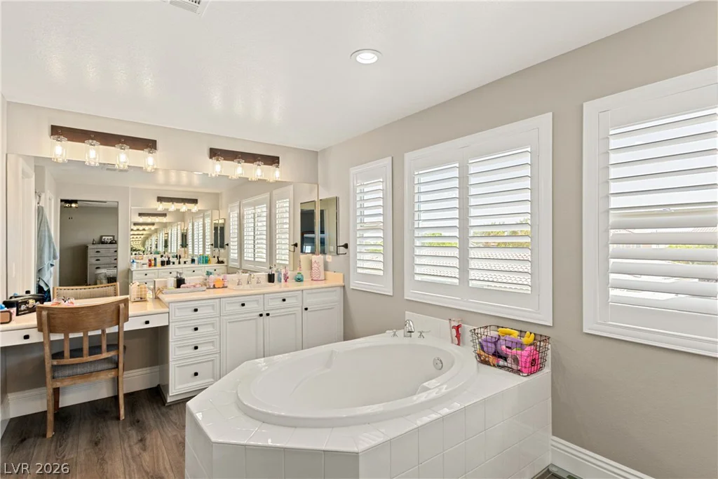 9391 Arrowhead Bluff, Las Vegas, NV 89149