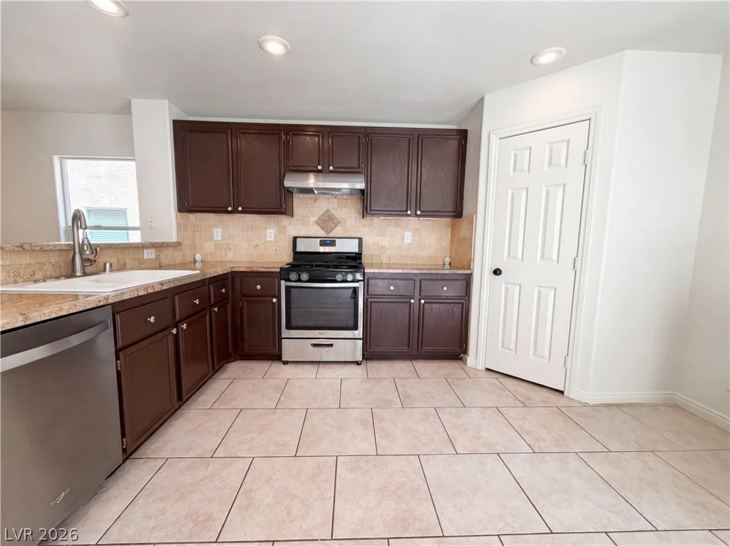 7274 Pine Barrens, Las Vegas, NV 89148