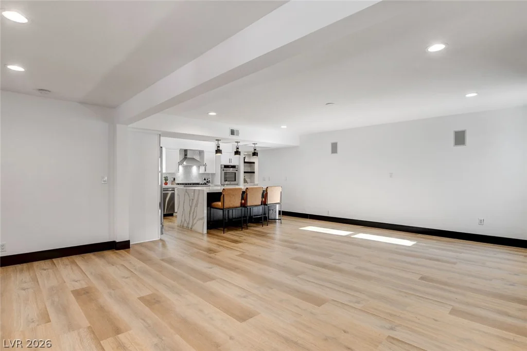 828 Vegas Valley, Las Vegas, NV 89109