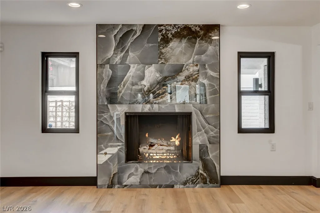 828 Vegas Valley, Las Vegas, NV 89109