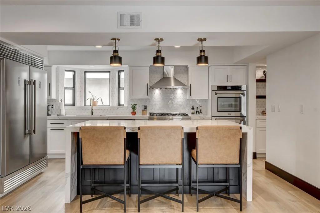 828 Vegas Valley, Las Vegas, NV 89109