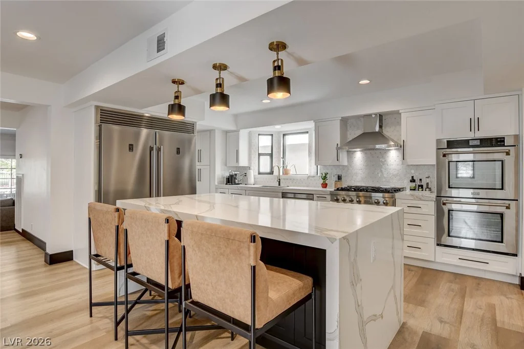 828 Vegas Valley, Las Vegas, NV 89109