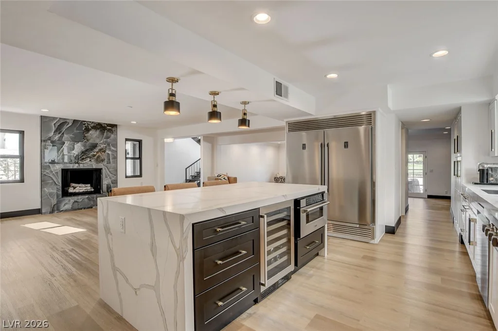 828 Vegas Valley, Las Vegas, NV 89109