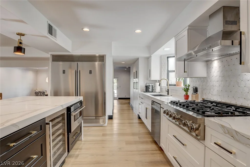 828 Vegas Valley, Las Vegas, NV 89109
