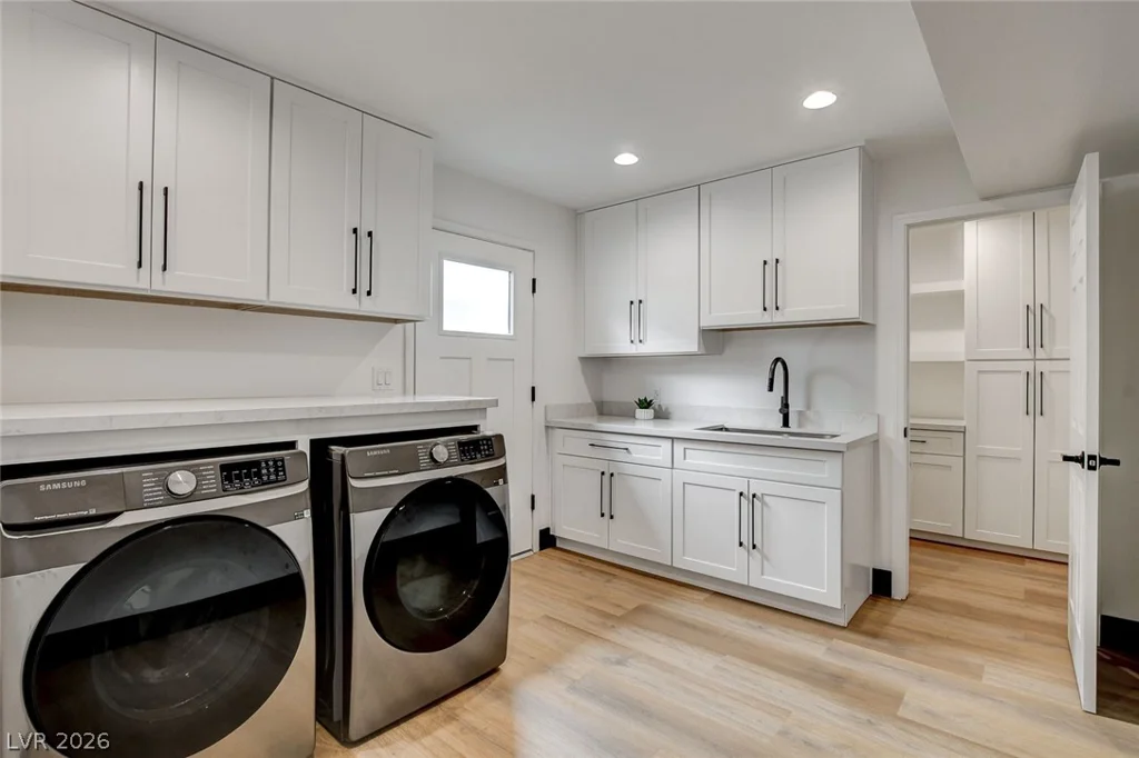828 Vegas Valley, Las Vegas, NV 89109