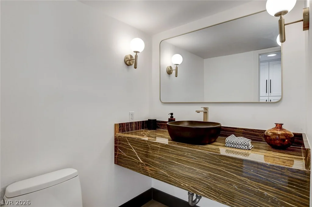 828 Vegas Valley, Las Vegas, NV 89109