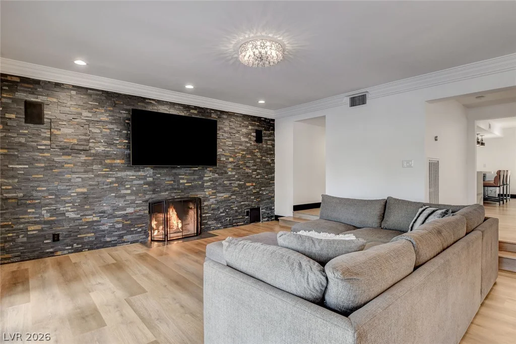828 Vegas Valley, Las Vegas, NV 89109