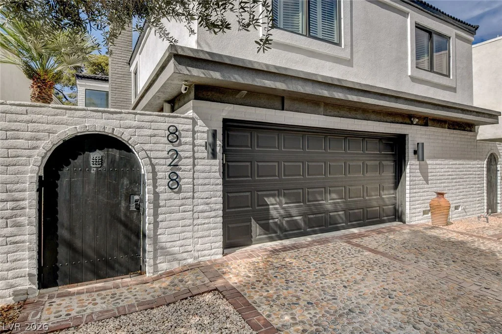 828 Vegas Valley, Las Vegas, NV 89109