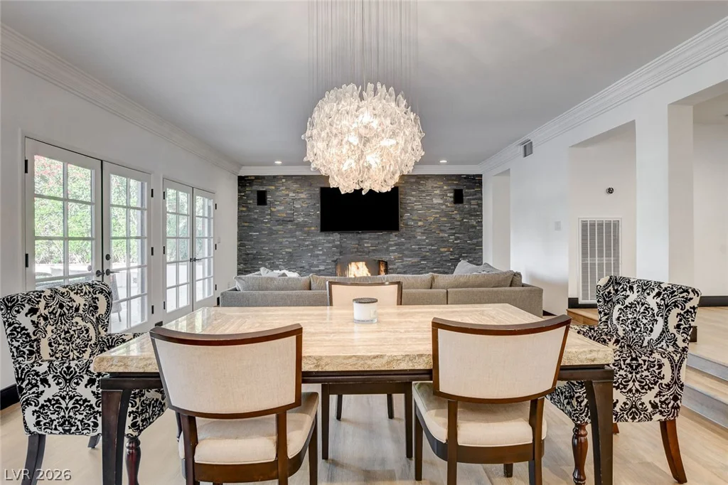 828 Vegas Valley, Las Vegas, NV 89109