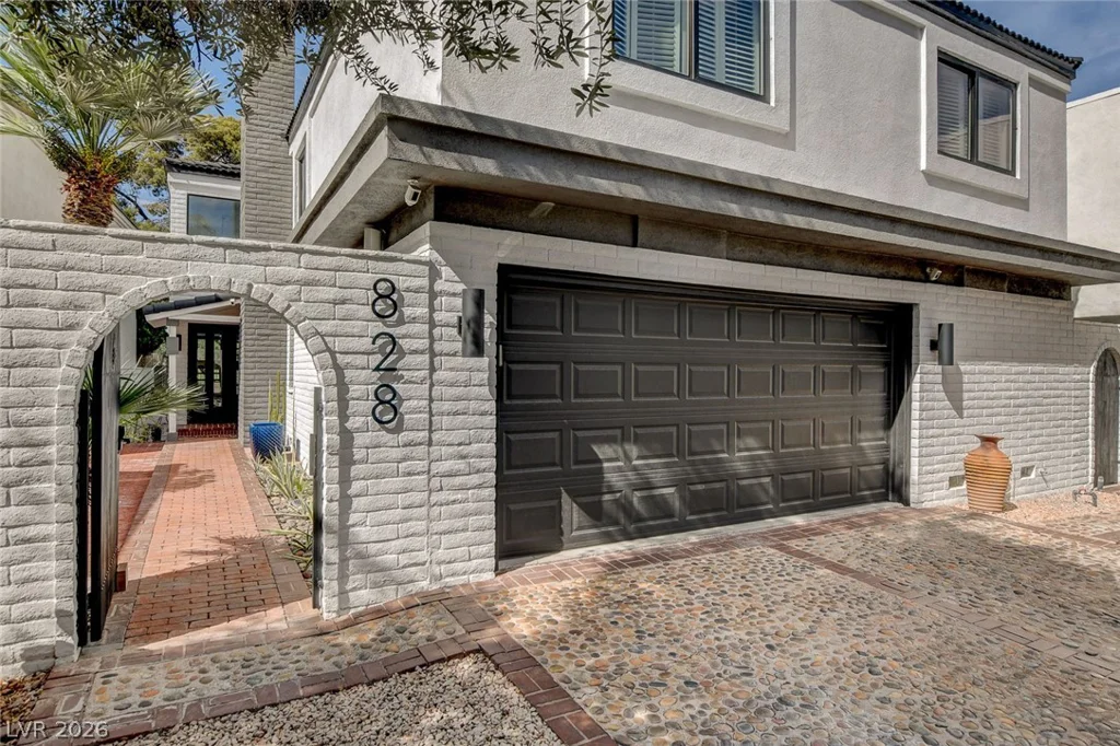 828 Vegas Valley, Las Vegas, NV 89109