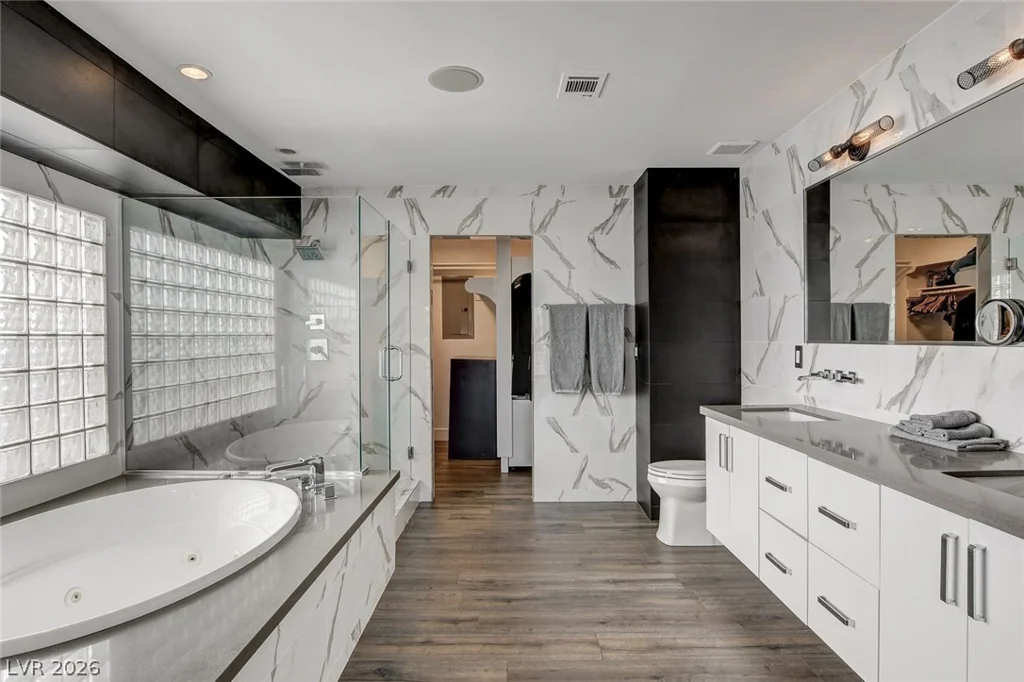 828 Vegas Valley, Las Vegas, NV 89109