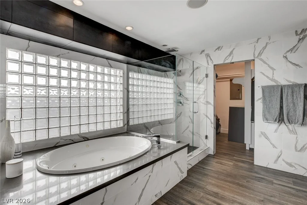 828 Vegas Valley, Las Vegas, NV 89109