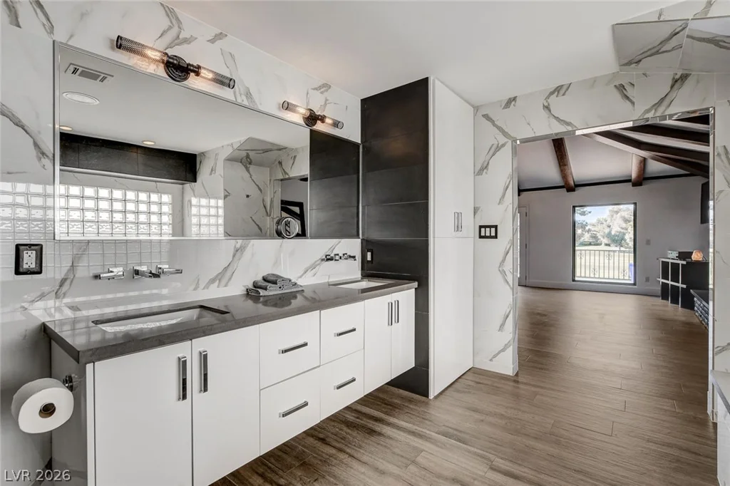 828 Vegas Valley, Las Vegas, NV 89109