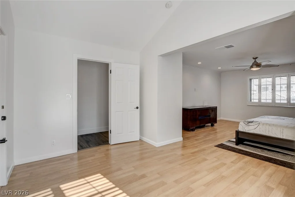 828 Vegas Valley, Las Vegas, NV 89109