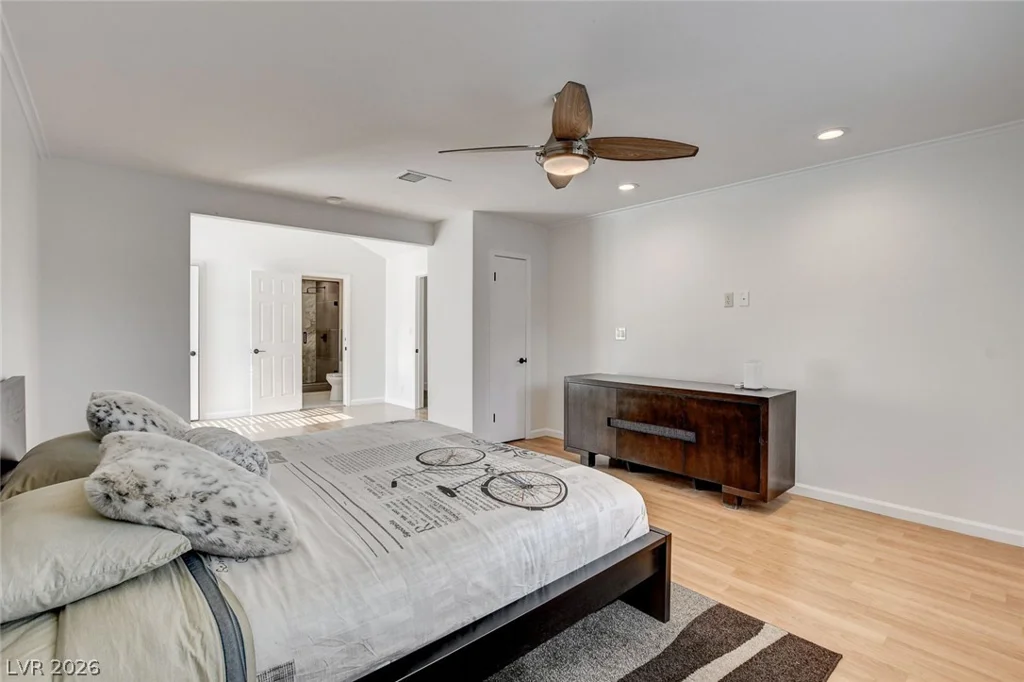 828 Vegas Valley, Las Vegas, NV 89109