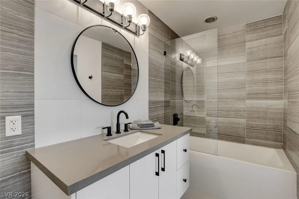 828 Vegas Valley, Las Vegas, NV 89109