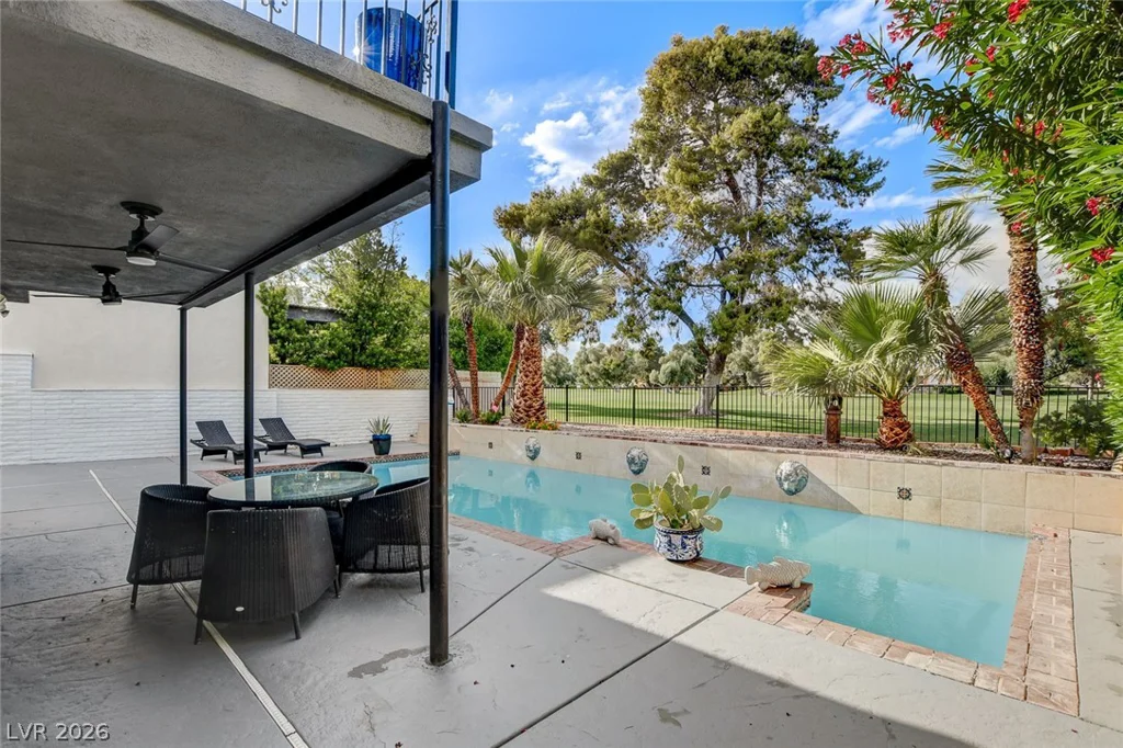 828 Vegas Valley, Las Vegas, NV 89109