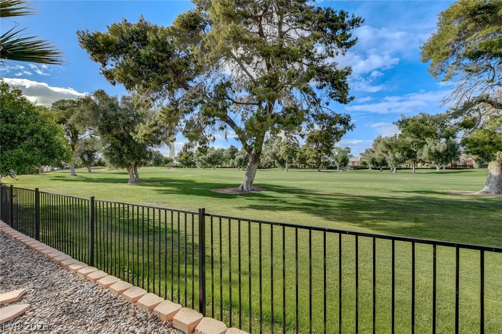 828 Vegas Valley, Las Vegas, NV 89109