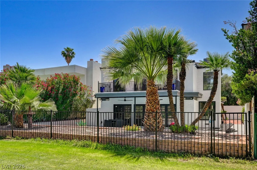 828 Vegas Valley, Las Vegas, NV 89109