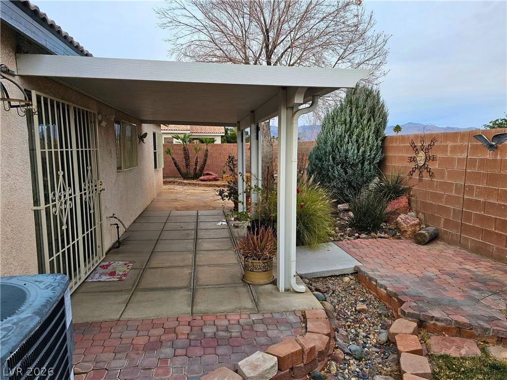 5932 Crestmont, North Las Vegas, NV 89031