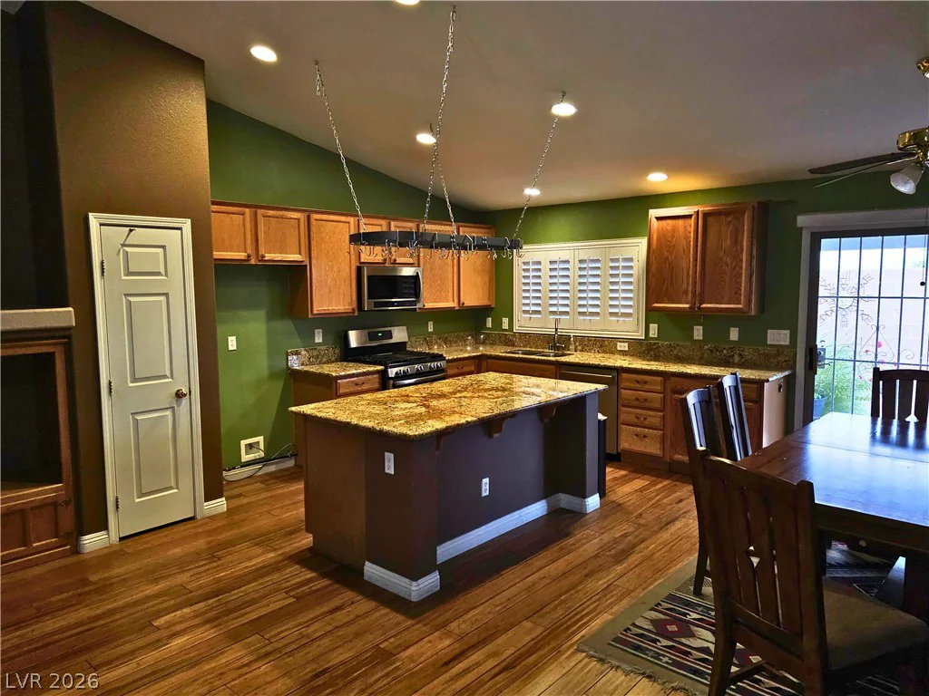 5932 Crestmont, North Las Vegas, NV 89031