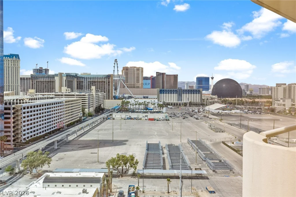 125 Harmon, Las Vegas, NV 89109