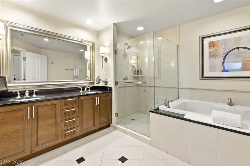 125 Harmon, Las Vegas, NV 89109