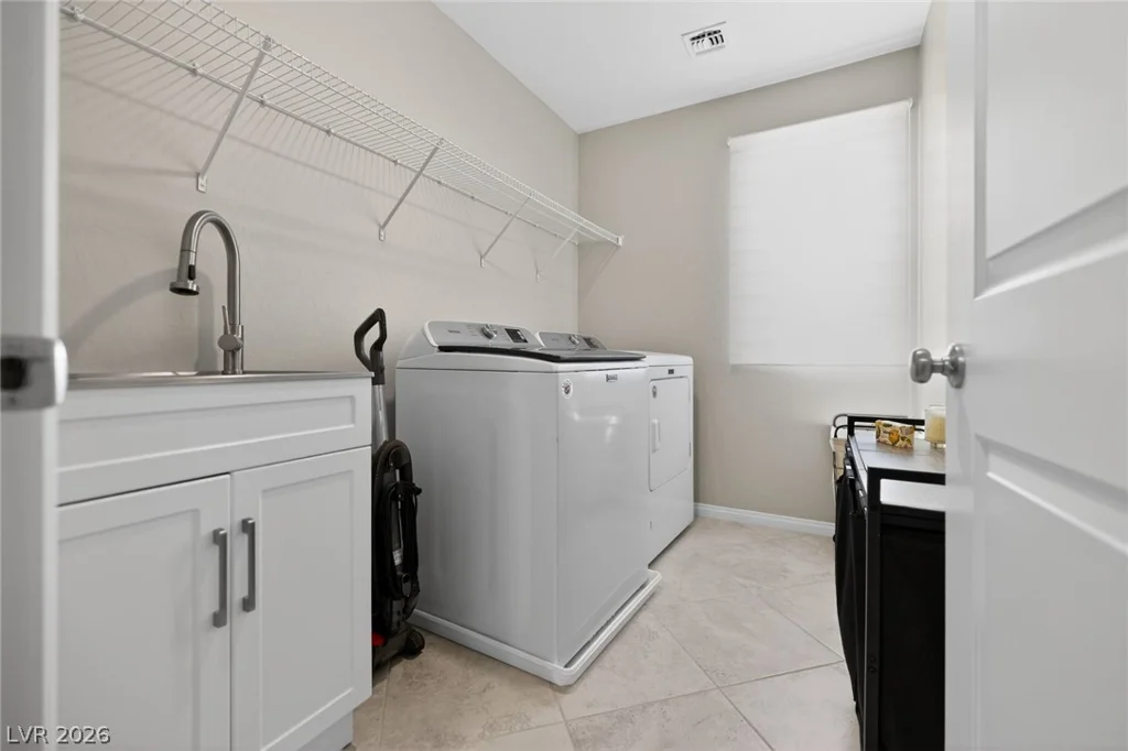 10791 Glowing Dawn, Las Vegas, NV 89135