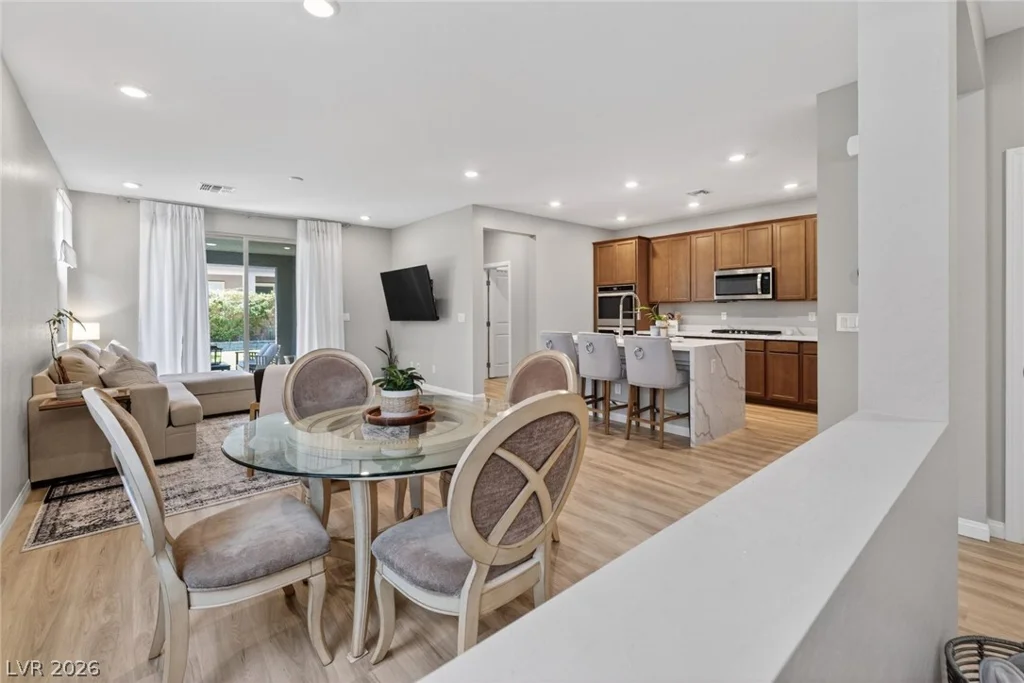 10791 Glowing Dawn, Las Vegas, NV 89135