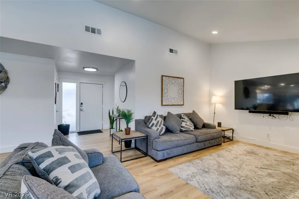 5036 Rollingwood, Las Vegas, NV 89120