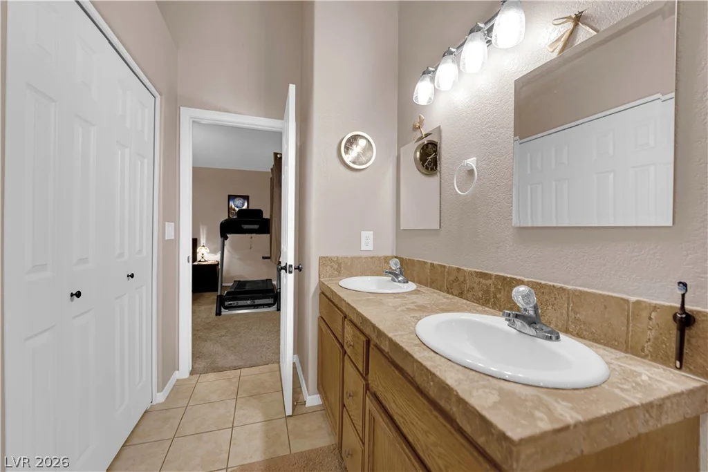7412 Summer Crest, Las Vegas, NV 89129
