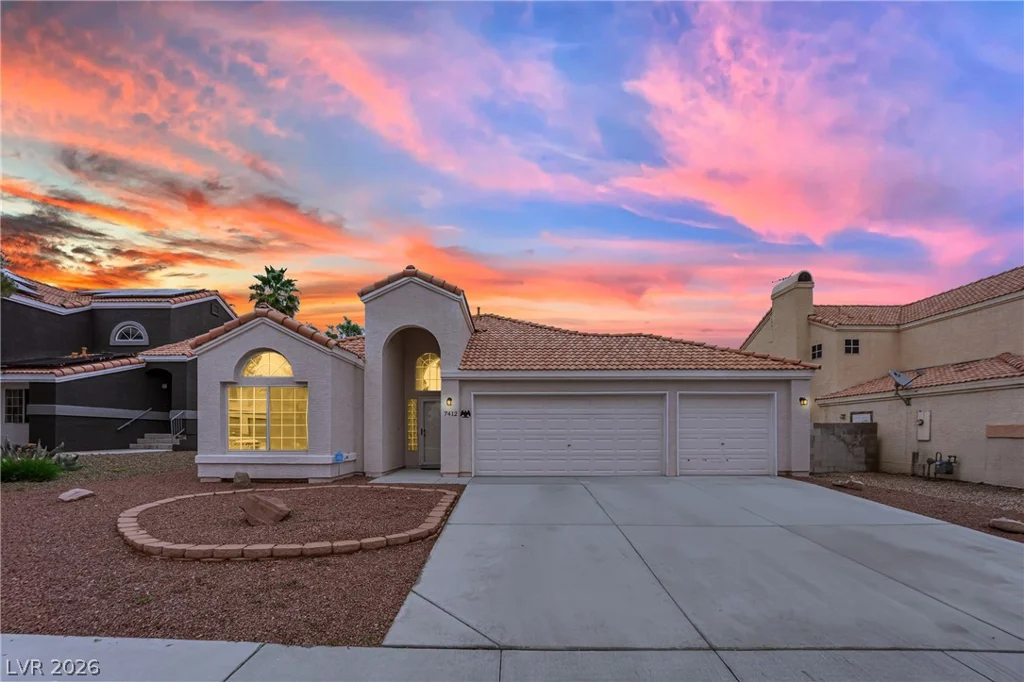 7412 Summer Crest, Las Vegas, NV 89129