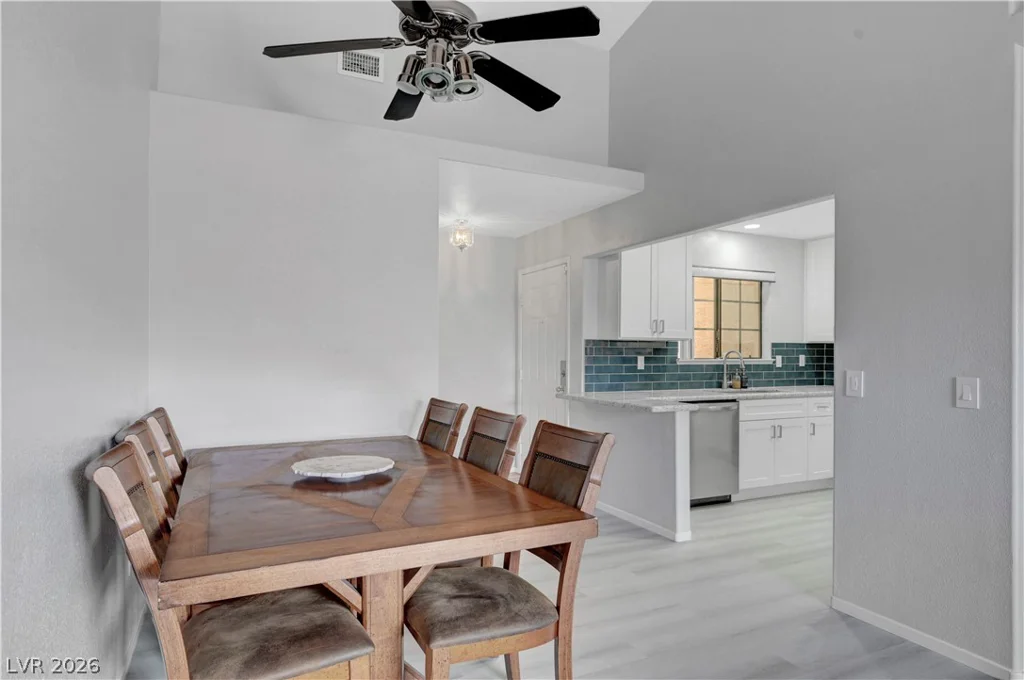 2851 Valley View, Las Vegas, NV 89102