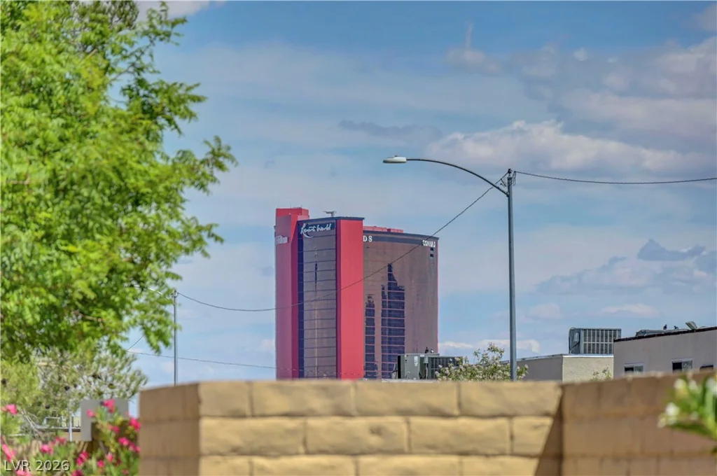 2851 Valley View, Las Vegas, NV 89102