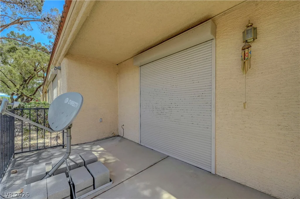 2851 Valley View, Las Vegas, NV 89102