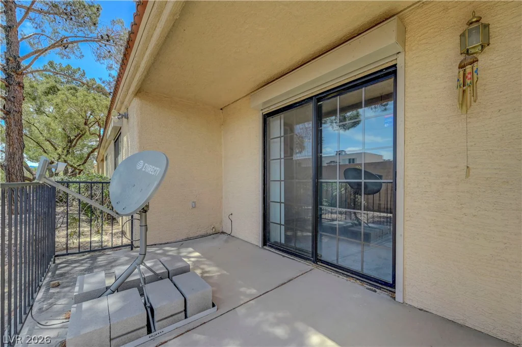 2851 Valley View, Las Vegas, NV 89102