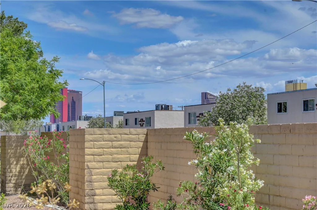 2851 Valley View, Las Vegas, NV 89102