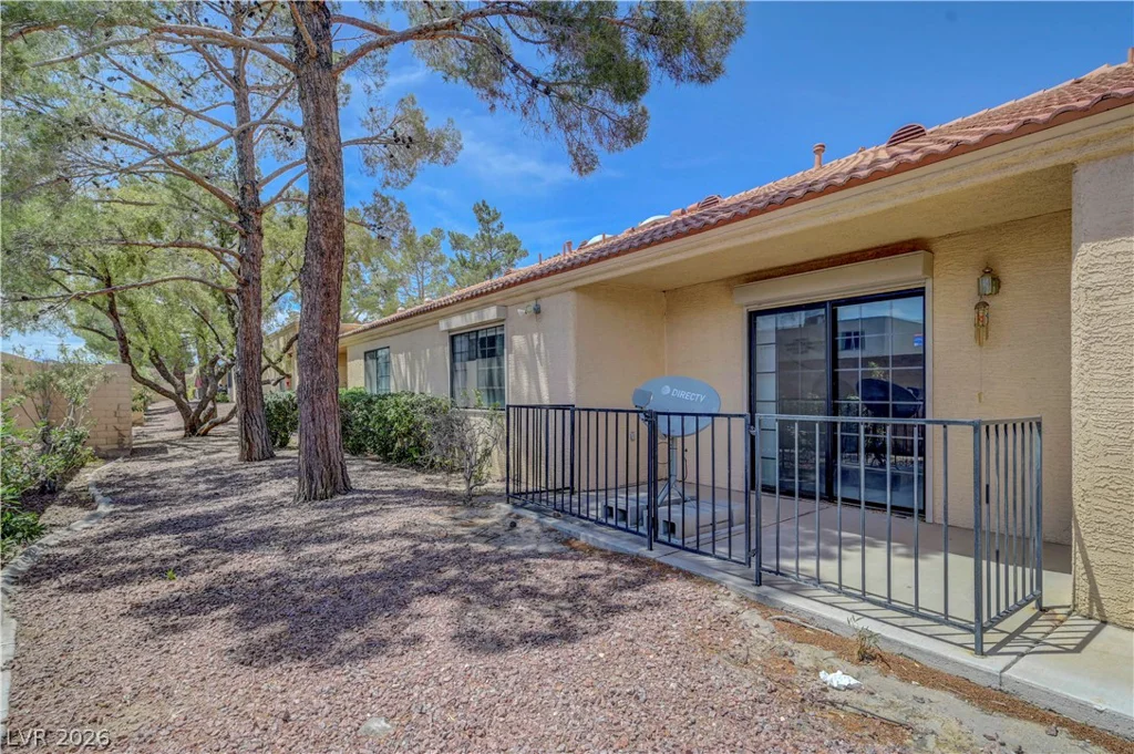 2851 Valley View, Las Vegas, NV 89102