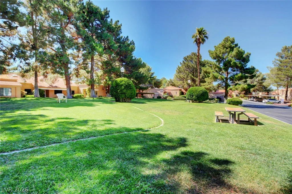 2851 Valley View, Las Vegas, NV 89102