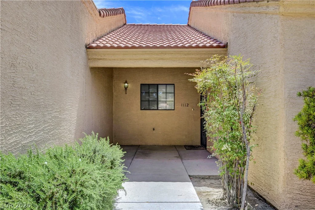 2851 Valley View, Las Vegas, NV 89102
