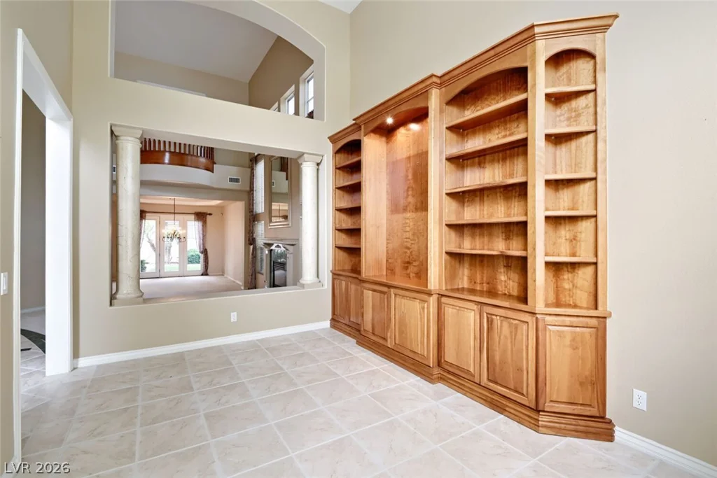 9655 Phoenician, Las Vegas, NV 89147