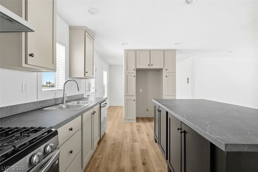 4618 Crystal Peak, Las Vegas, NV 89115