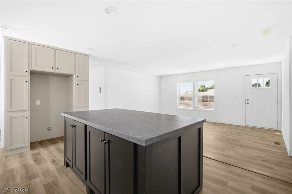 4618 Crystal Peak, Las Vegas, NV 89115