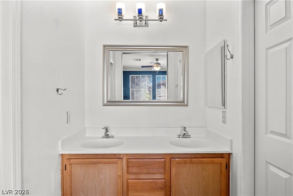 10211 Delray Beach, Las Vegas, NV 89129