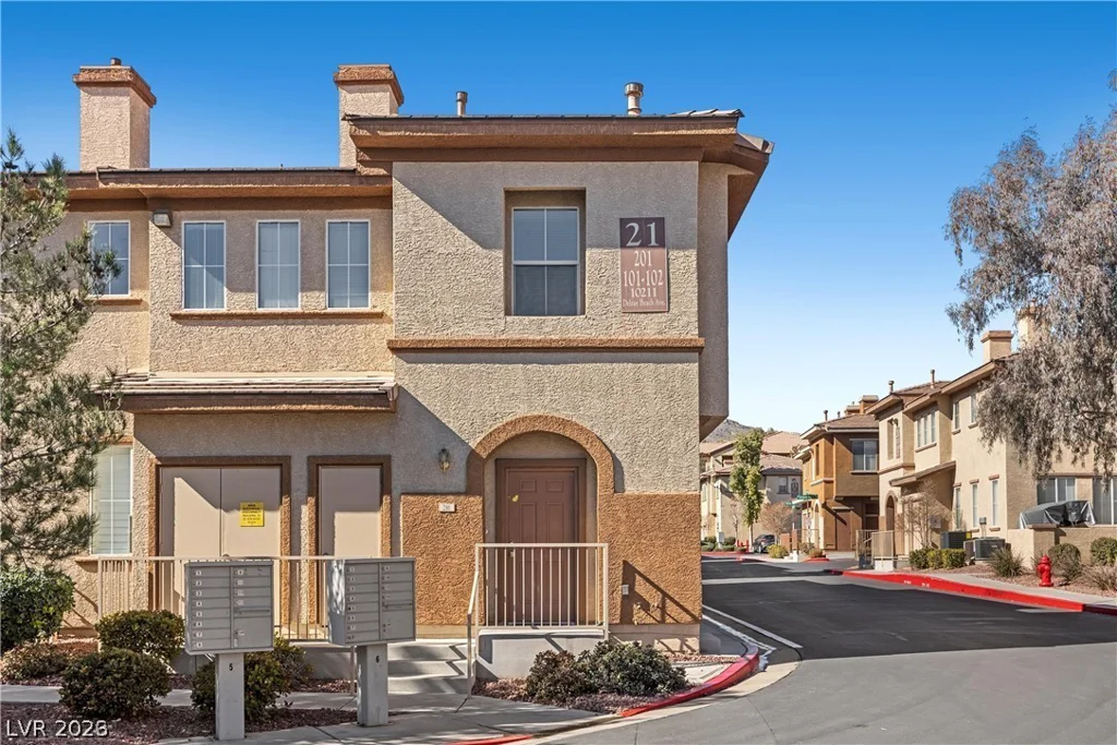 10211 Delray Beach, Las Vegas, NV 89129