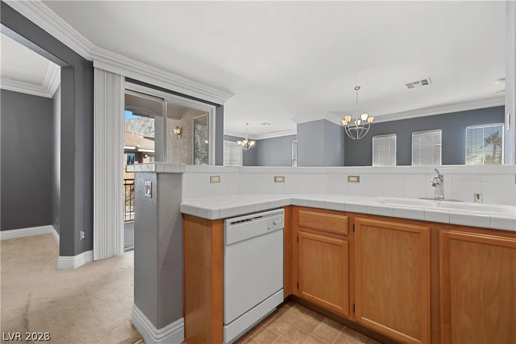 10211 Delray Beach, Las Vegas, NV 89129
