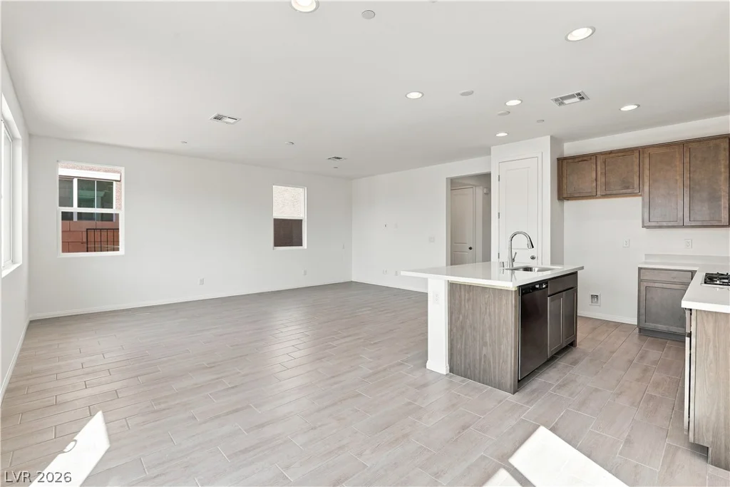 5171 Dustin Keller, Las Vegas, NV 89139