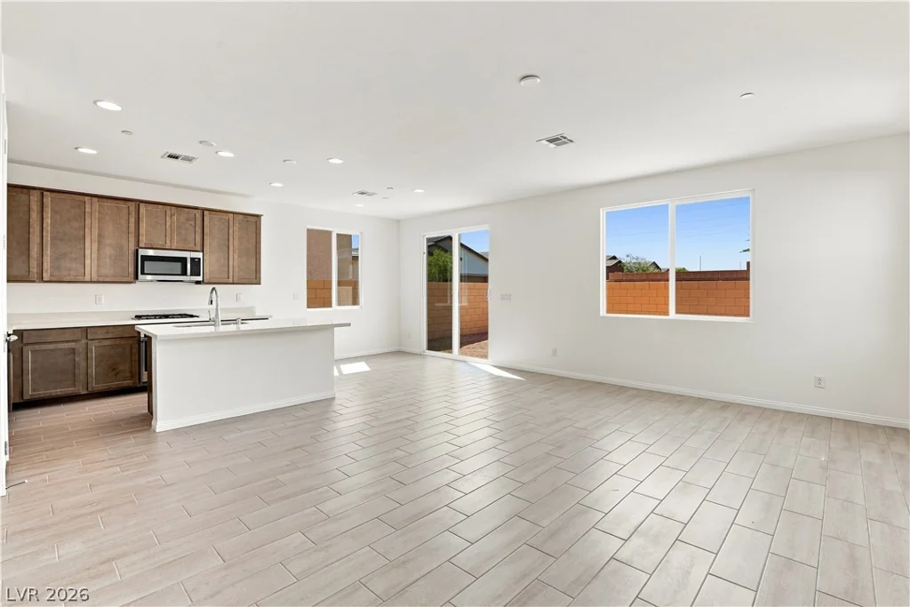 5171 Dustin Keller, Las Vegas, NV 89139