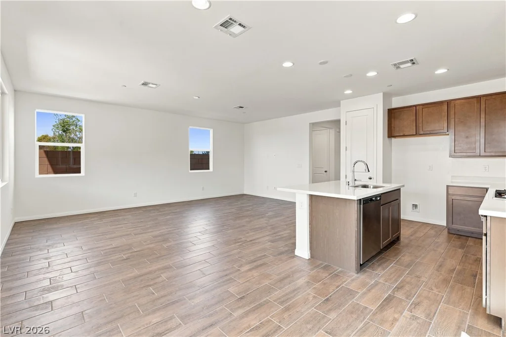 5195 Dustin Keller, Las Vegas, NV 89139